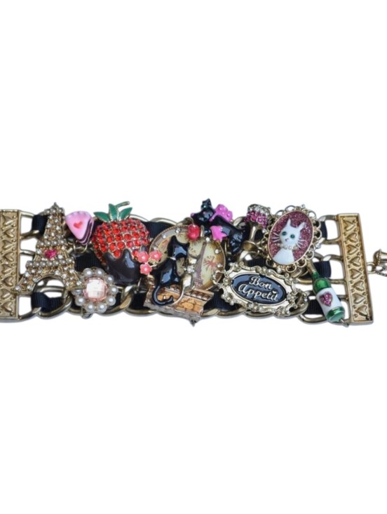 Betsey Johnson Jewelry - Betsey Johnson Paris Is Always A Good Idea Cat Lovers Gold Charm Bracelet